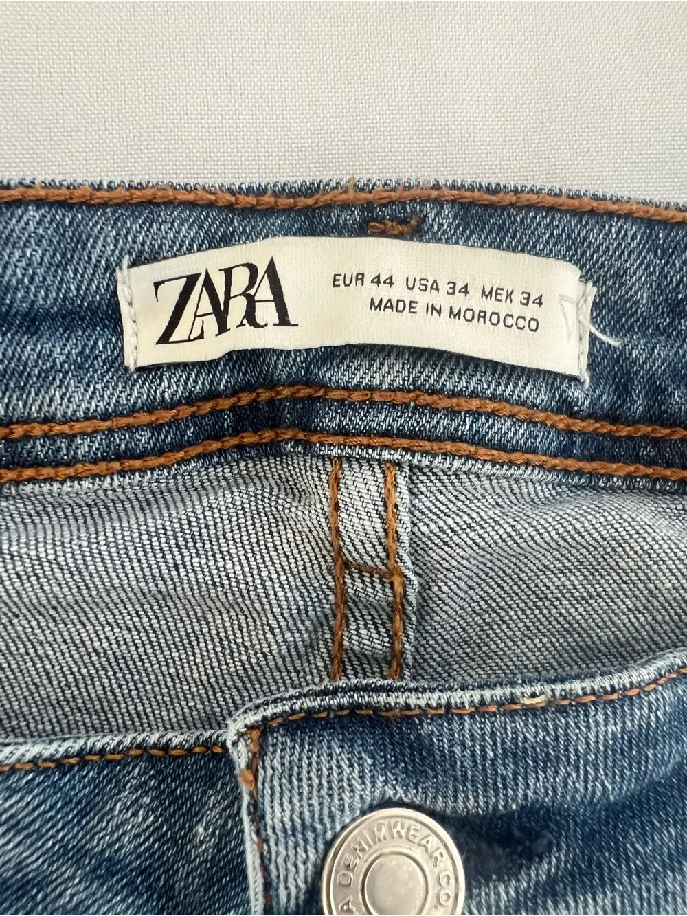 Zara Light Blue Denim Jeans with Brown Stitching